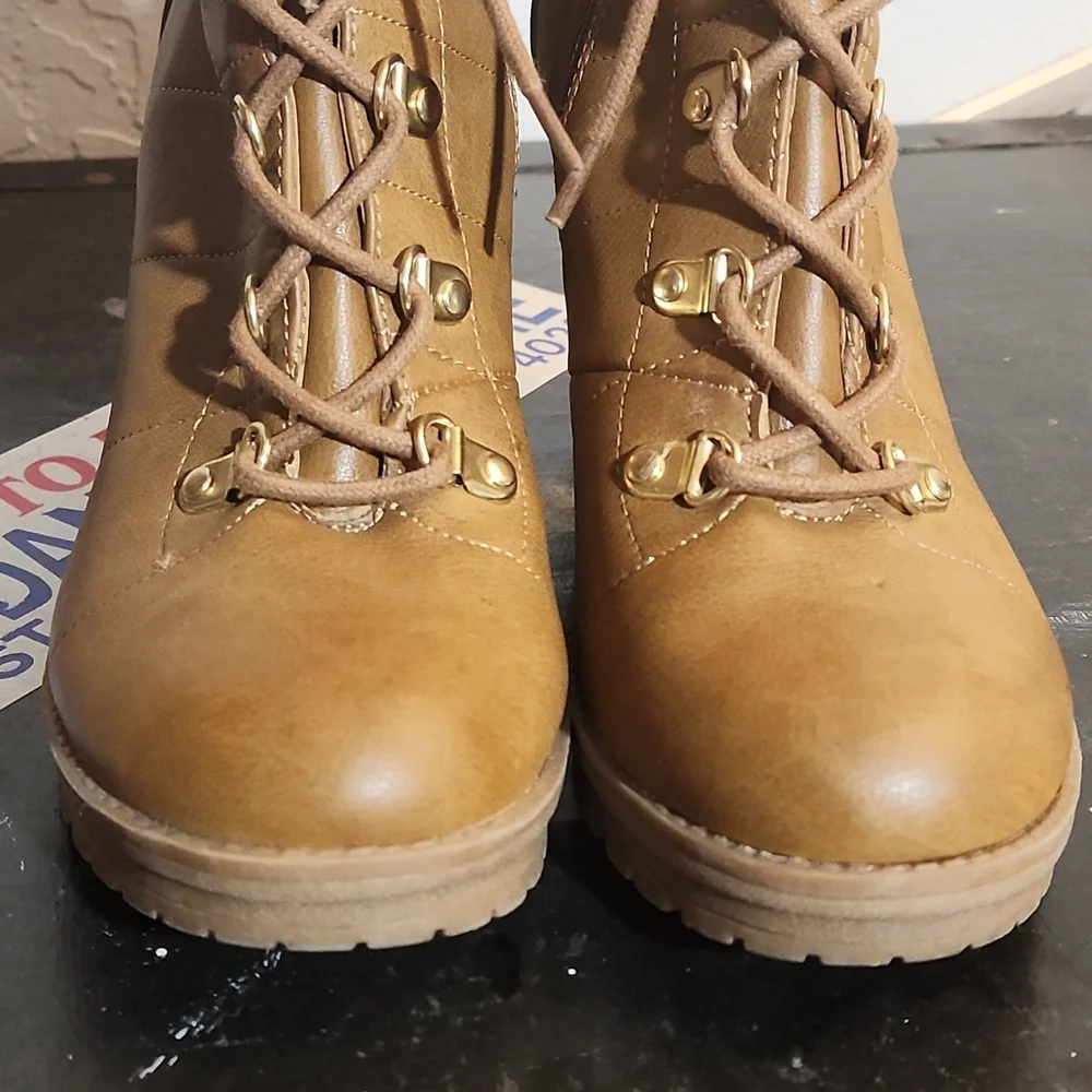 GBG GUESS 7.5M High Side Zip Lace Up Heel Boot